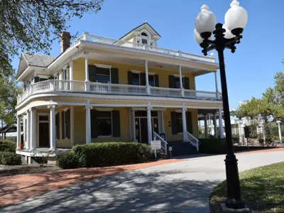 Galvan House